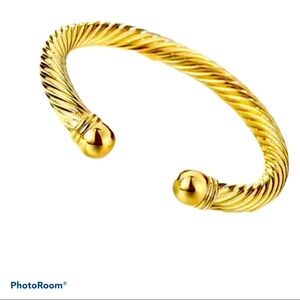 ⭐️24  carat gold plated fashion twisted open bangle bracelet